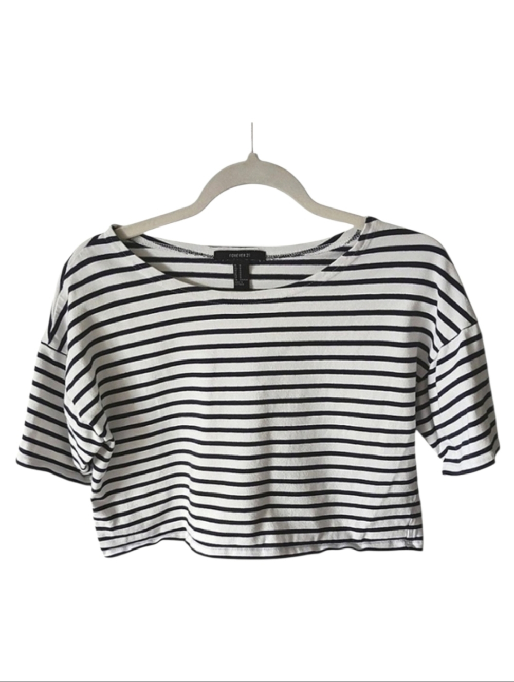 FOREVER 21 Cropped Blue & White Striped Top Size Medium